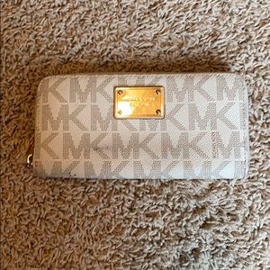 Michael Kors wallet